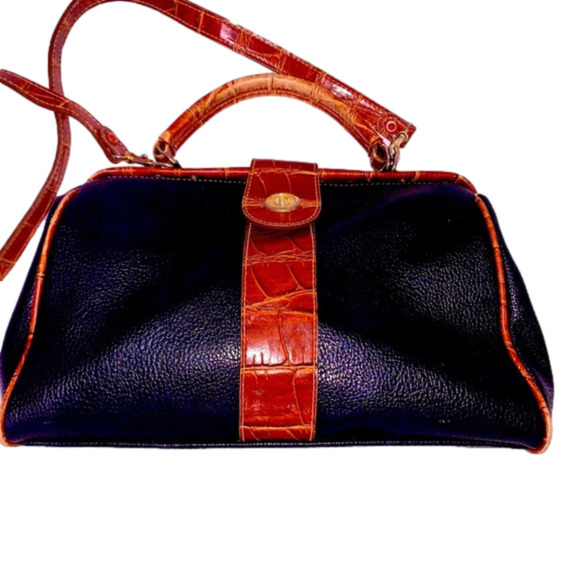 CARRYLAND Handbags - Carryland VINTAGE LEATHER DOCTOR HANDBAG